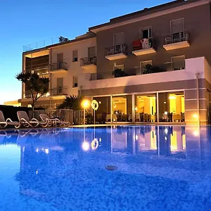https://hotel-paradiso-bardolino.hotelinveneto.com